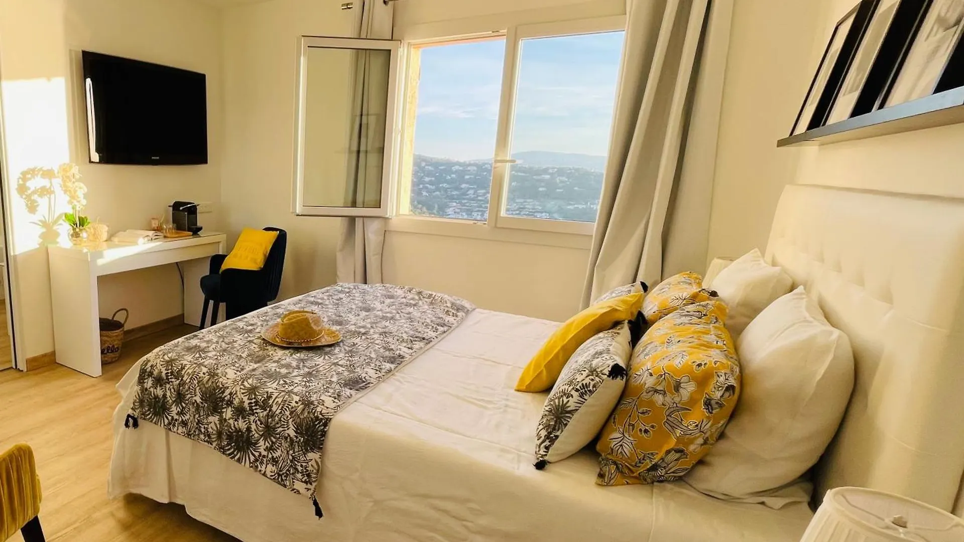 Villa Cacharelle Vue Mer Piscine Cavalaire-sur-Mer 0*,