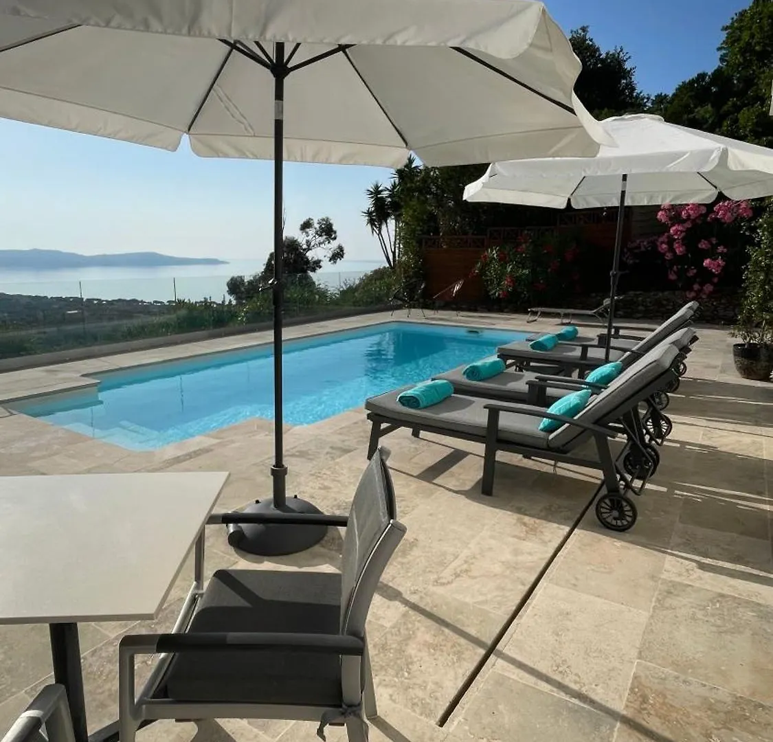 Villa Cacharelle Vue Mer Cavalaire-sur-Mer 0*,  France