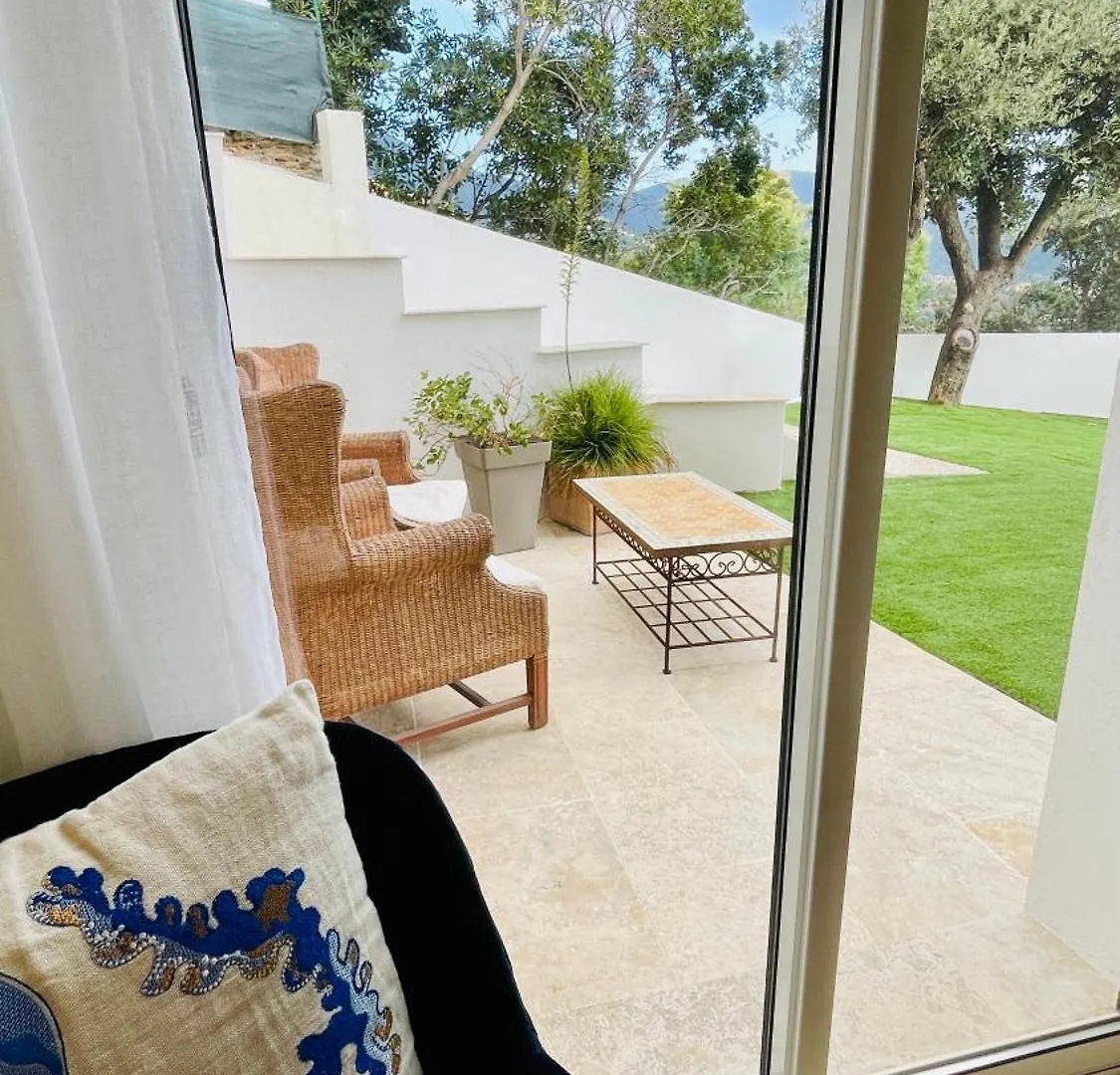Villa Cacharelle Vue Mer Piscine Cavalaire-sur-Mer Bed & Breakfast